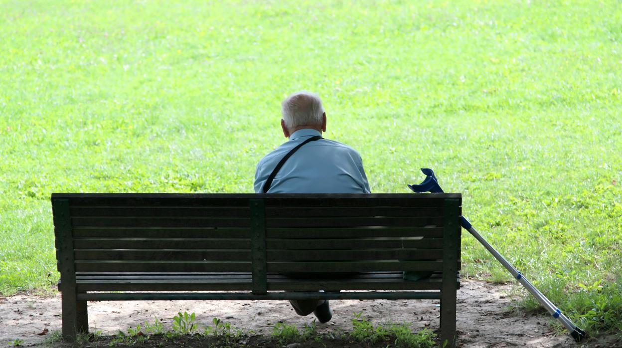 Los mayores se sienten más solos ahora en verano que en Navidad