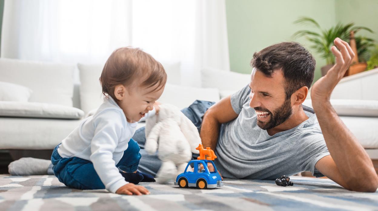 Los cerebros de bebés y adultos se sincronizan e influyen mutuamente cuando juegan