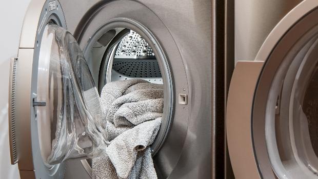 Cinco consejos para desinfectar correctamente tu ropa en casa