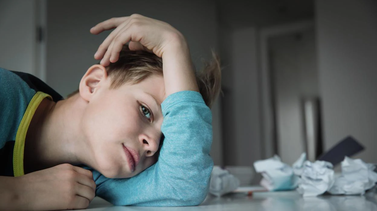 Falta de sueño, de vitamina D... posibles consecuencias físicas para un niño de estar encerrado en casa