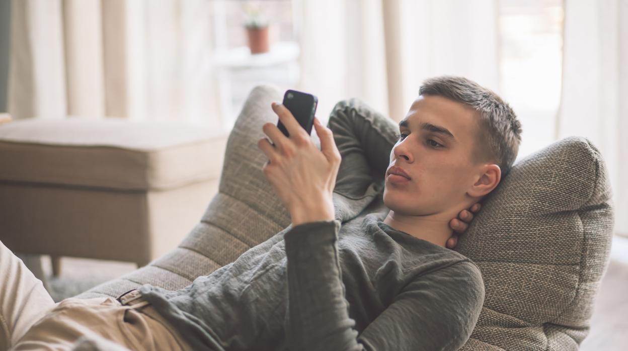 «Durante el confinamiento en casa los padres se percatan más del distanciamiento de sus hijos adolescentes»