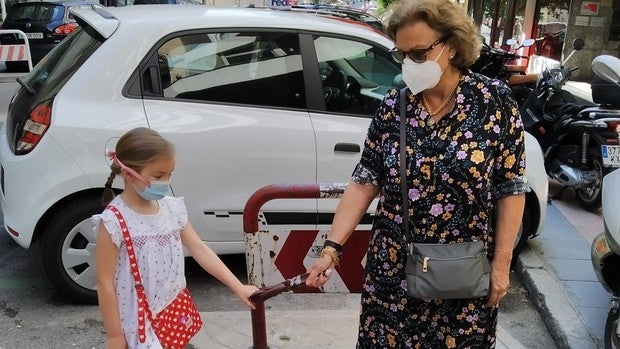 «Durante la pandemia hemos sido abuelos telemáticos a diario, pero nada comparado con el encuentro de hoy»