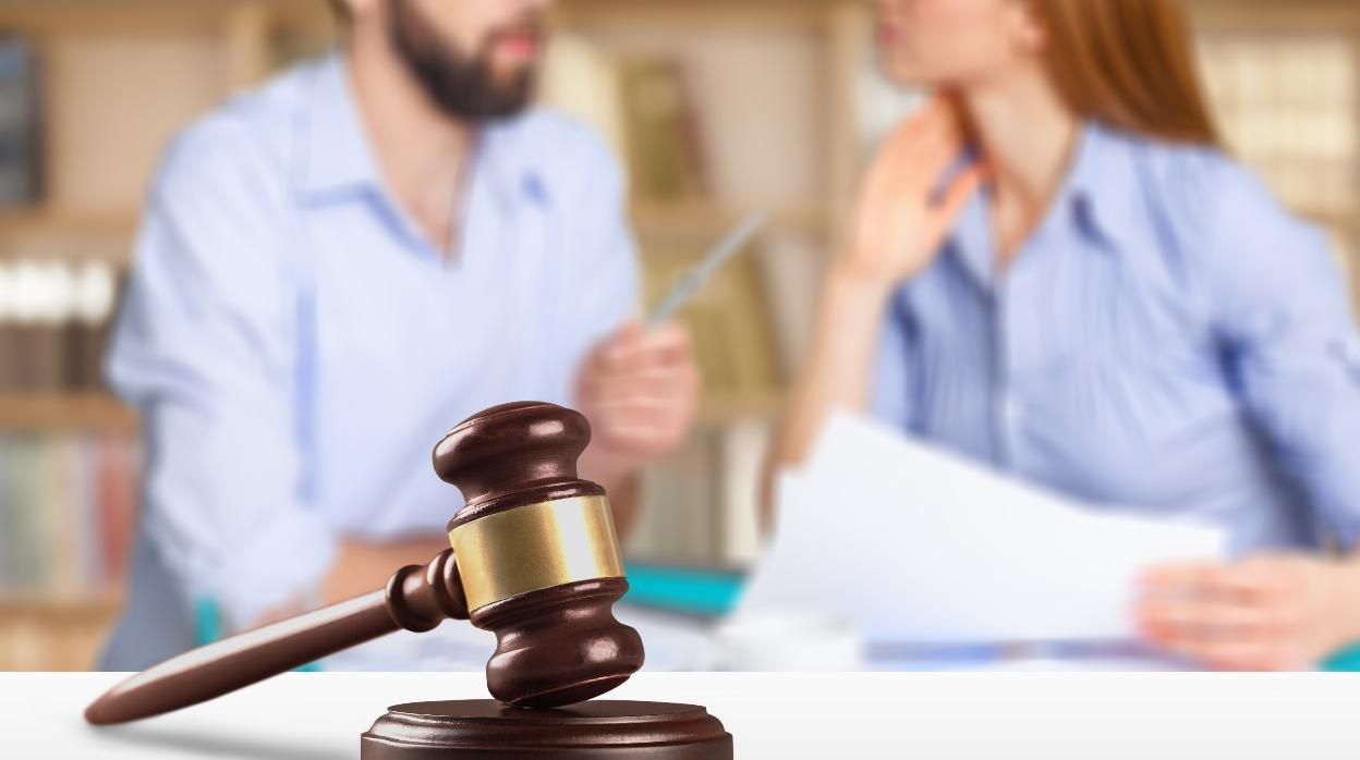 Los abogados de familia piden eliminar el IVA para garantizar el acceso a la justicia
