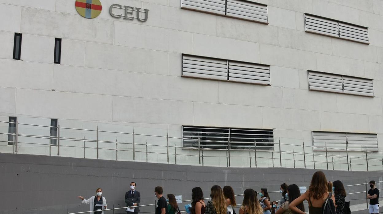 Los alumnos del Centro de Estudios Profesionales CEU Andalucía comienzan sus clases