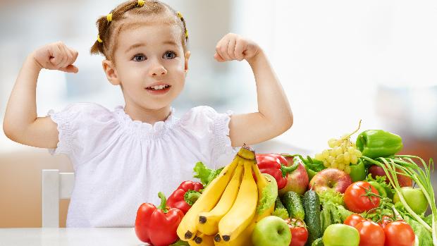 El truco infalible para evitar que la fruta pelada se oxide y tu hijo pueda llevársela al colegio