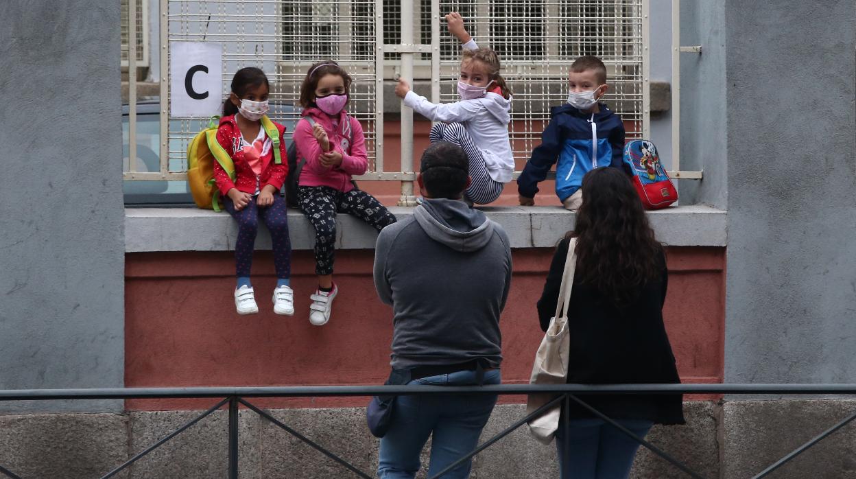 Médicos del Hospital Infanta Leonor investiga repercusión psicológica del confinamiento en los niños