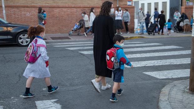 «Al cole andando»: la nueva campaña en favor de la movilidad escolar peatonal