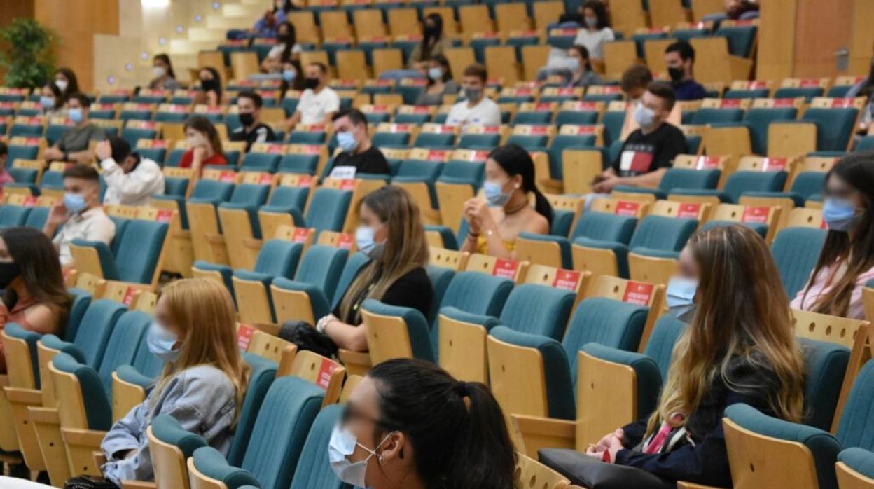 Bienvenida a los más de 400 alumnos de primer curso de los grados universitarios de Cardenal Spínola CEU