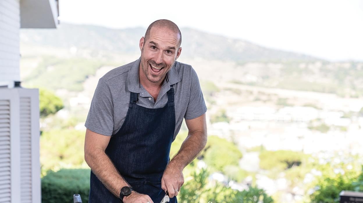 Greg Ross, autor de «Que Cocinen Ellos»: «Hay que enseñar a los niños que el pescado no es cuadrado y rebozado»