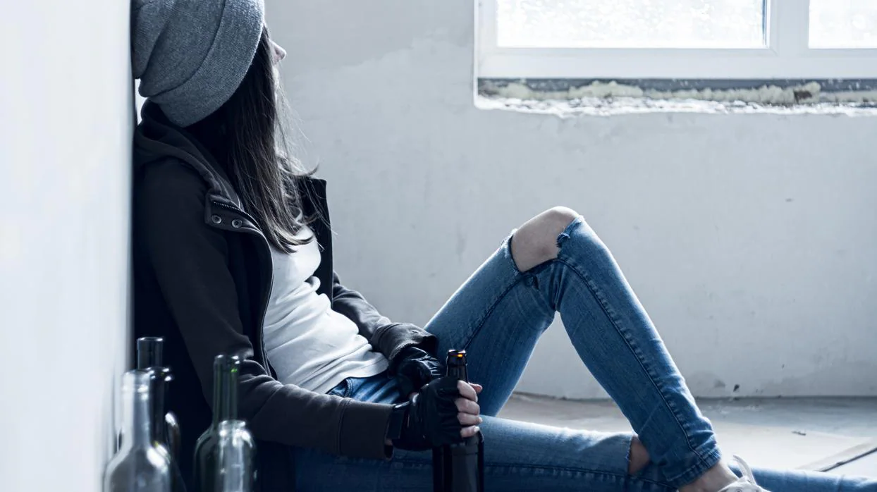 La permisividad familiar y la baja autoestima causas del alza del alcohol entre adolescentes