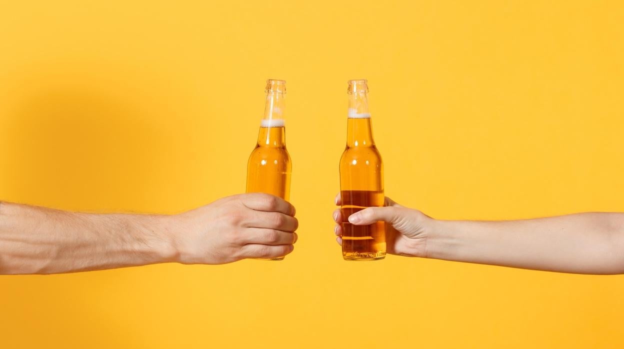 Adolescentes en casa: ¿es bueno que mi hijo pruebe la cerveza conmigo?