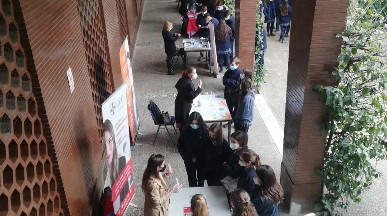 Jornada de orientación en el colegio Sagrada Familia de Urgel