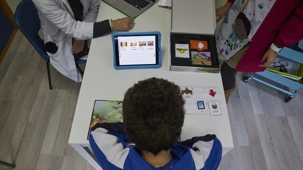 El 63% de alumnos no cree que la educación online durante el encierro fuera negativa, frente al 46% de padres