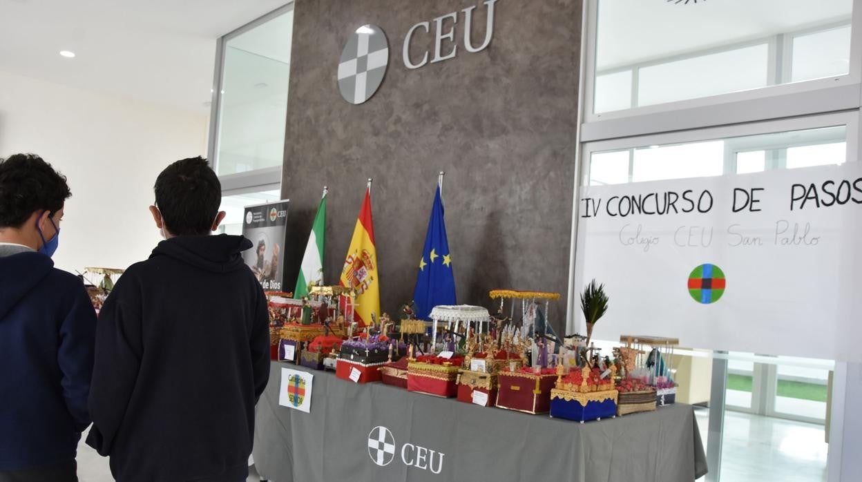 Los alumnos del Colegio CEU San Pablo Sevilla viven la Semana Santa