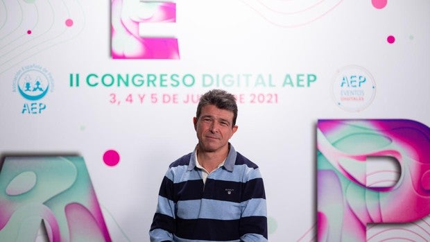 La respuesta del presidente de los pediatras a los padres que temen vacunar a sus hijos