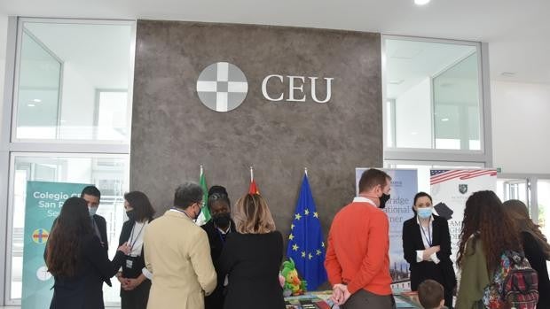 El Colegio CEU San Pablo Sevilla celebra su Open Day con gran afluencia de familias