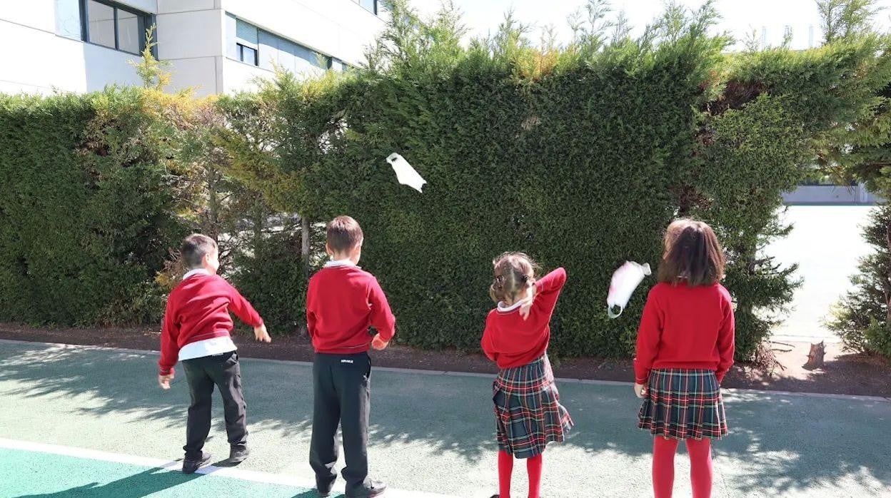Los beneficios de verse la cara para el aprendizaje en clase