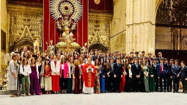 Los alumnos del Colegio Sagrada Familia de Urgel se confirman en la Catedral