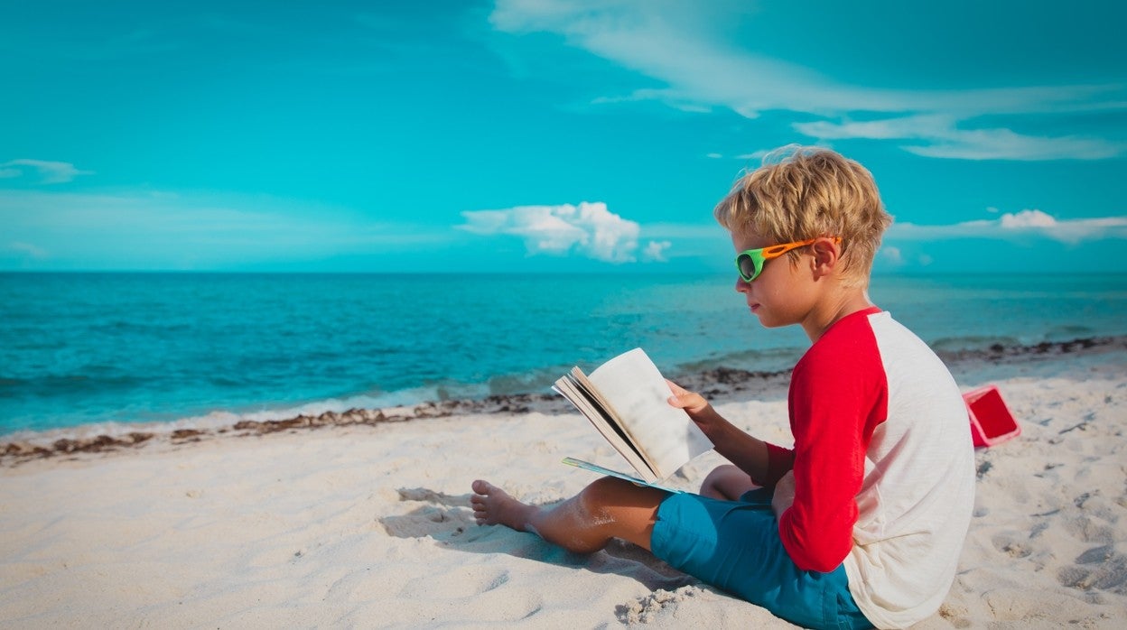 Leer no hará más inteligentes a nuestros hijos, pero sí más listos