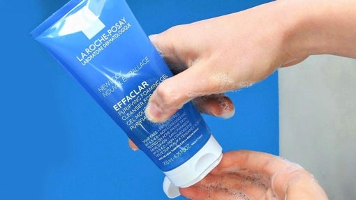 Gel limpiador facial: la solución definitiva para lucir una piel radiante a diario