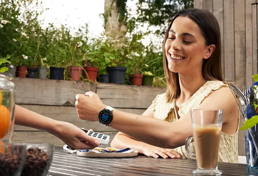 6 smartwatches para mujer no pueden faltar en tu lista de regalos