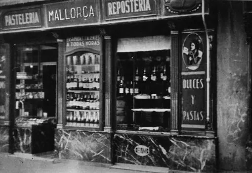 Primera tienda de Pastelería Mallorca, abierta en 1931 en el número 9 de la calle de Bravo Murillo de Madrid