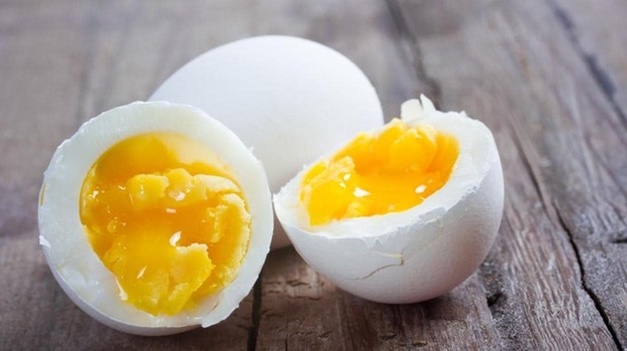 El truco desconocido de Karlos Arguiñano para saber si un huevo está cocido