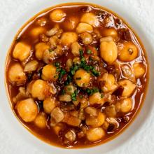 Callos de bacalao con garbanzos de Essentia, en Tarancón