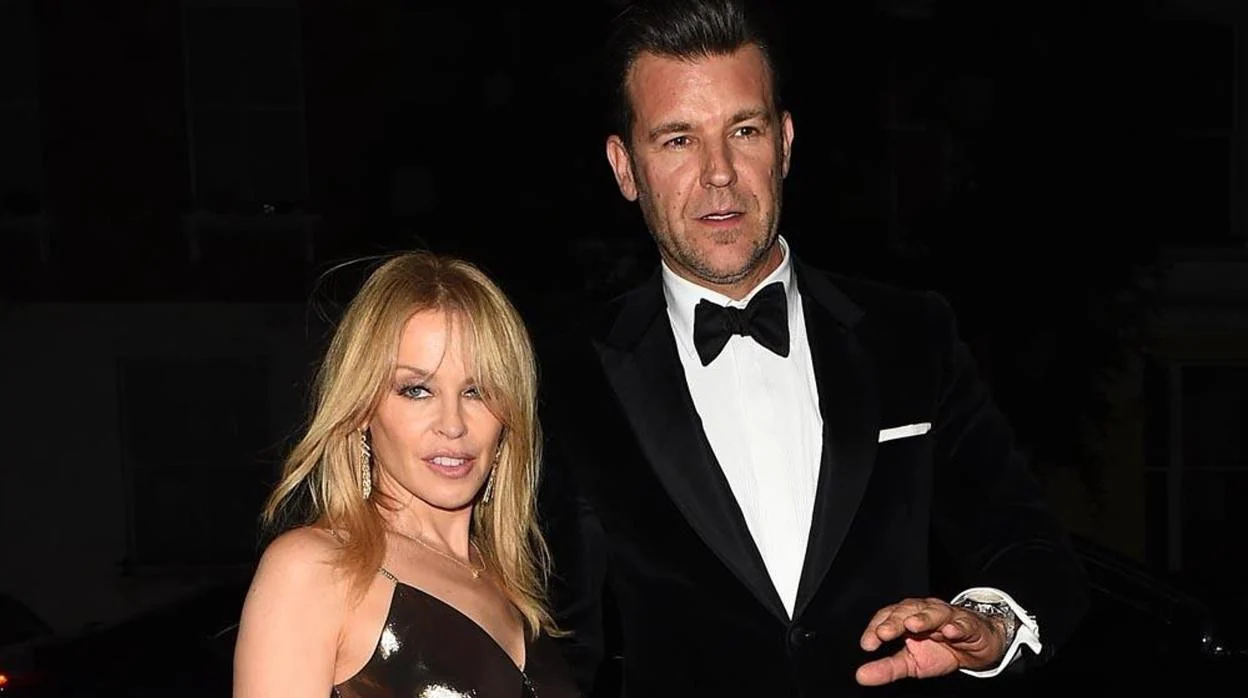 Kylie Minogue se casa tras dos intentos y doce novios a la fuga