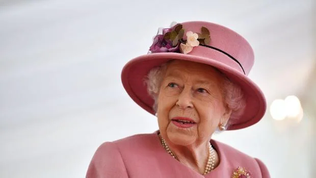 ¿Por qué la Reina Isabel ha contratado un espía para Buckingham?