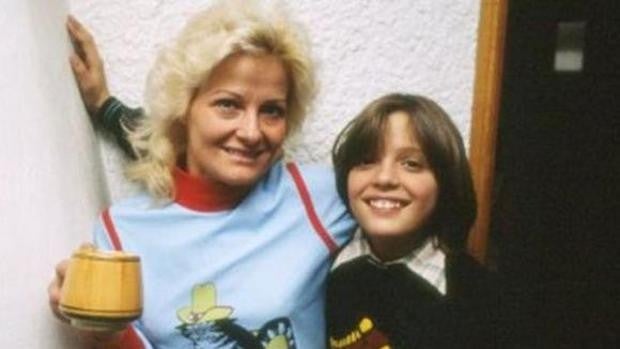 El biógrafo de Luis Miguel desvela la incógnita: a su madre la asesinaron en Madrid