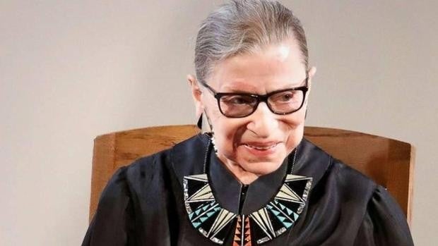 Ruth Bader Ginsburg deja parte de su fortuna a su asistenta