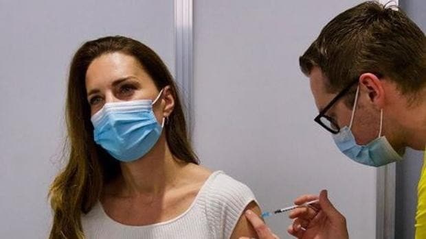 Catalina de Cambridge recibe la vacuna contra el coronavirus
