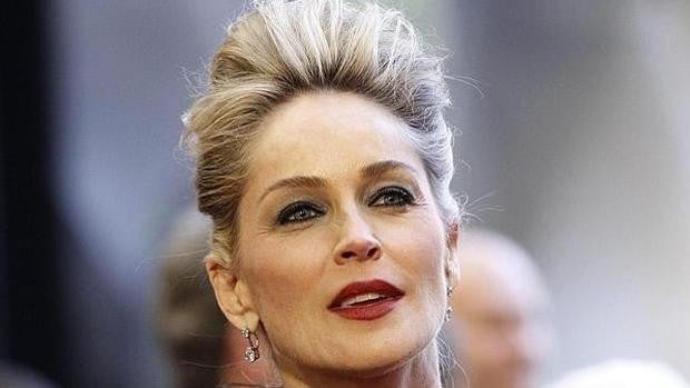 Así luce en bikini Sharon Stone a los 63 años