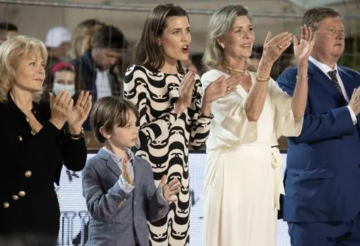 Carolina de Mónaco con su hija Carlota y a su nieto Raphaël