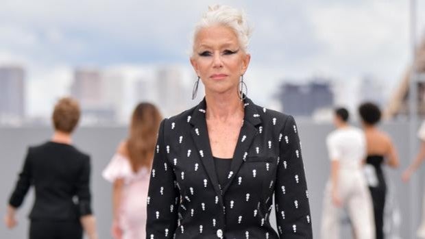 Helen Mirren, con 76 años, modelo y ‘tiktoker’