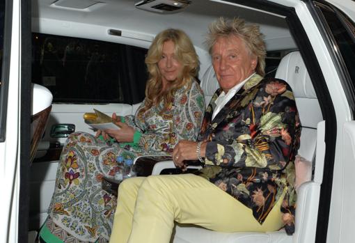 A Rod Stewart le quita el sueño el trabajo de su mujer