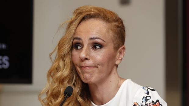 Denuncian a 7 funcionarios que accedieron para cotillear al expediente de violencia de género de Rocío Carrasco