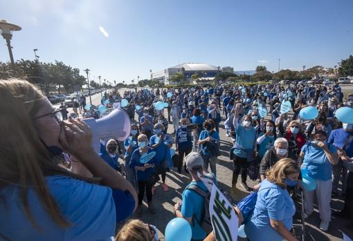 La marea azul de Antonio David Flores que se quedó en charco