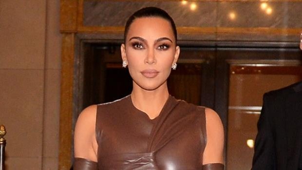 Kim Kardashian posa por primera vez con su nuevo novio