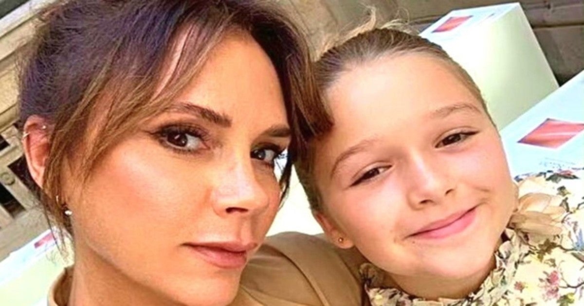 Con este selfi comunicó Vicky Beckham la noticia