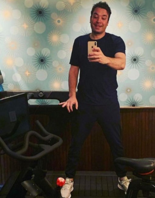 Jimmy Fallon se mantiene en forma gracias a su Perroton