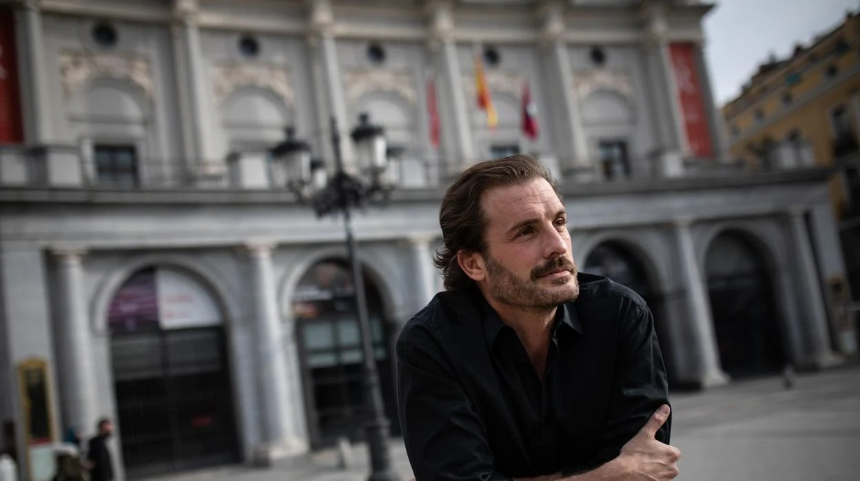 El actor y cantante Beltrán Iraburu está ensayando 'El ocaso de los dioses' en el Teatro Real