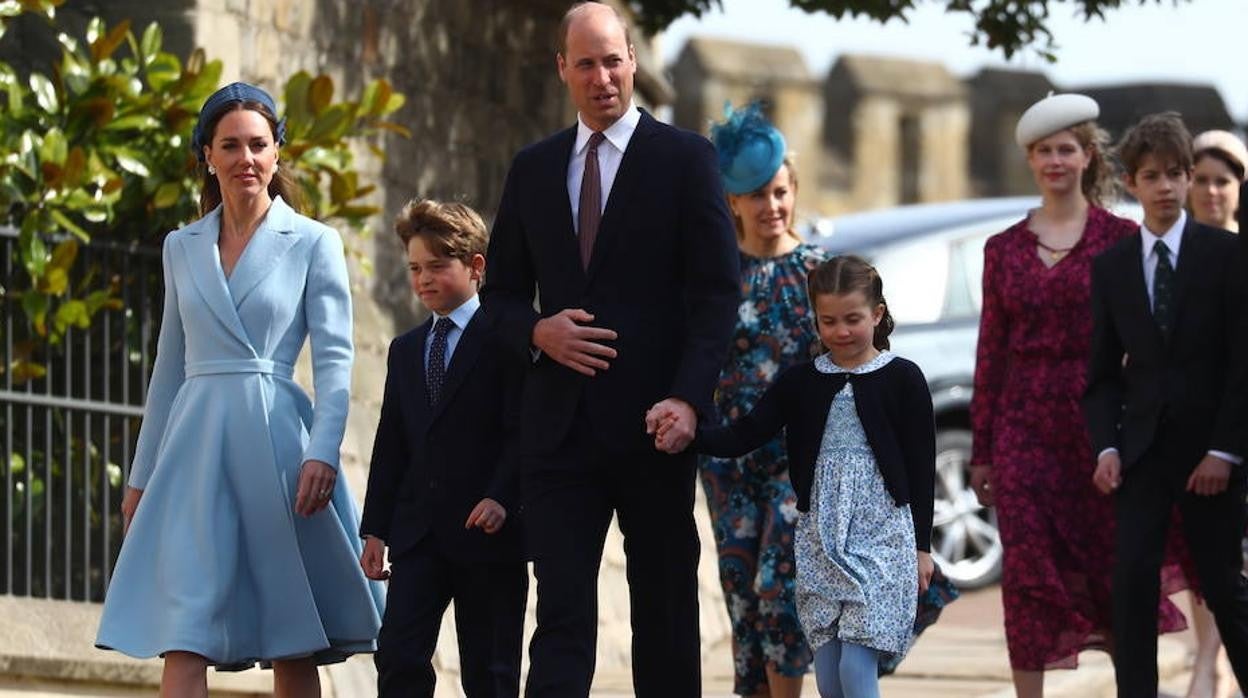 Príncipe Guillermo y Kate Middleton junto a sus hijos