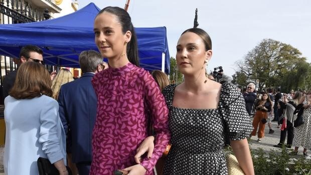 La Infanta Elena y Victoria Federica reaparecen en Sevilla tras la visita a Don Juan Carlos en Abu Dabi