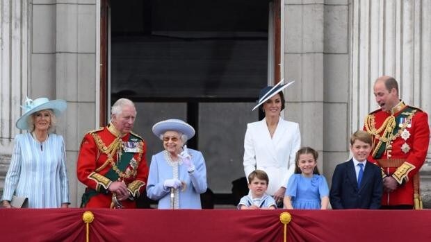 La Reina Isabel II se ausenta de la misa del Jubileo tras sentir «un cierto malestar»
