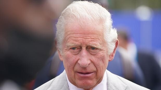El Príncipe Carlos recibió tres millones de euros en efectivo de un jeque catarí