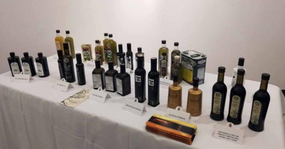 Botelllas de aceite de la Sierra de Cádiz en un concurso de 2019