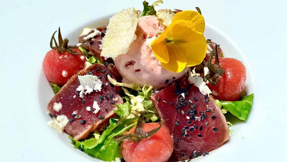 El Farito presenta una ensalada de tataki de atún con helado