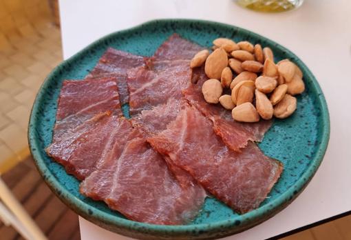 Jamón del mar de Petaca Chico, servido durante la presentación